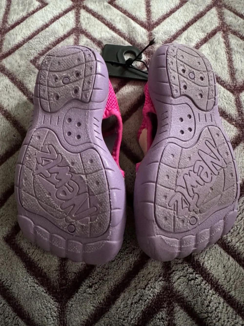 Newtz Mermaid Water Shoes Velcro Pink/Purple Holographic Size 7/8 Toddler Girls